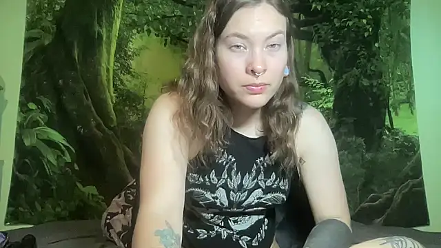 Snapshot of mo0ngoddess chatting on 05.20.26 mo0ngoddess online show from 05.20.26