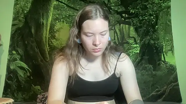 Snapshot of mo0ngoddess chatting on 05.21.26 mo0ngoddess online show from 05.21.26