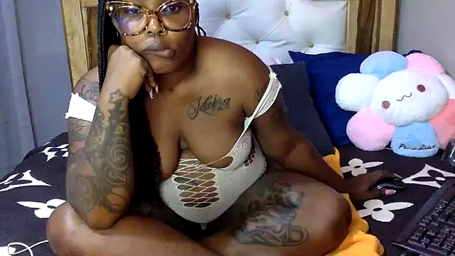 creamyamber online show from 02.06.26