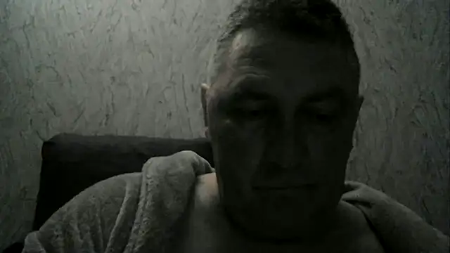 Snapshot of edje59a chatting on 12.17.25 edje59a online show from 12.17.25