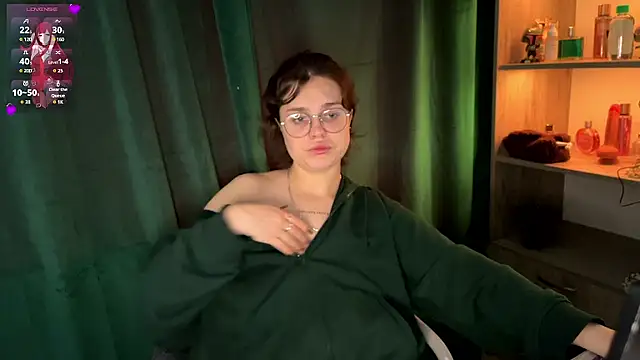 Snapshot of lolaluxe69 chatting on 05.13.26 lolaluxe69 online show from 05.13.26