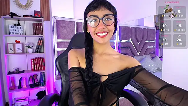 Violett Gardenn online show from 06.10.26