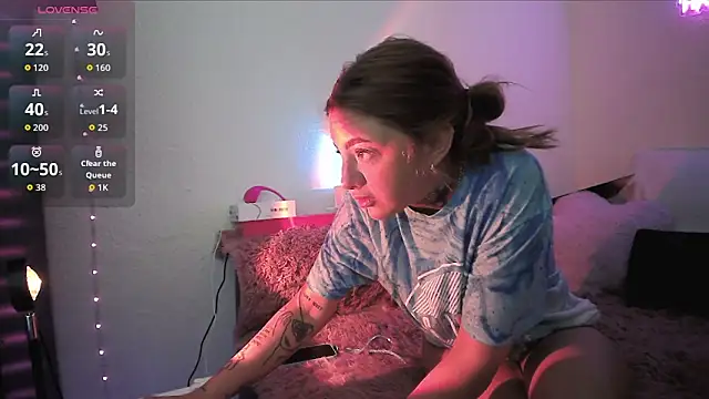 Snapshot of brat_rebeca chatting on 06.18.26 brat rebeca online show from 06.18.26