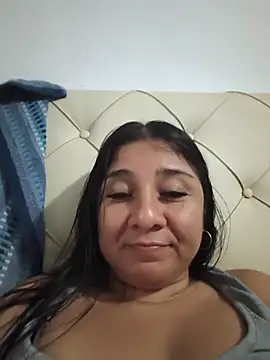 Snapshot of noemy-25 chatting on 05.31.26 noemy-25 online show from 05.31.26