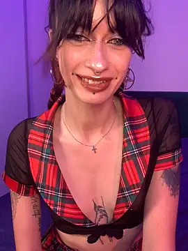 Snapshot of Lilith_dark_off chatting on 06.18.26 Lilith dark off online show from 06.18.26