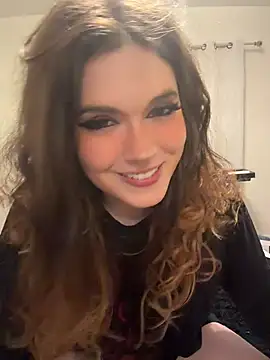 Snapshot of cutypiefull chatting on 06.19.26 cutypiefull online show from 06.19.26