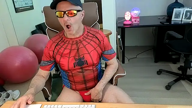 Snapshot of hotdadbod chatting on 05.24.26 hotdadbod online show from 05.24.26