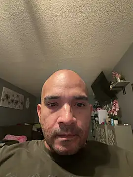 Snapshot of 3ltiti chatting on 05.17.26 3ltiti online show from 05.17.26