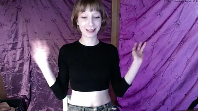 Snapshot of AlexaWetDream chatting on 05.12.26 AlexaWetDream online show from 05.12.26
