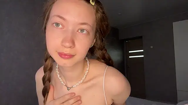 Emily Mur  online show from 05.19.26