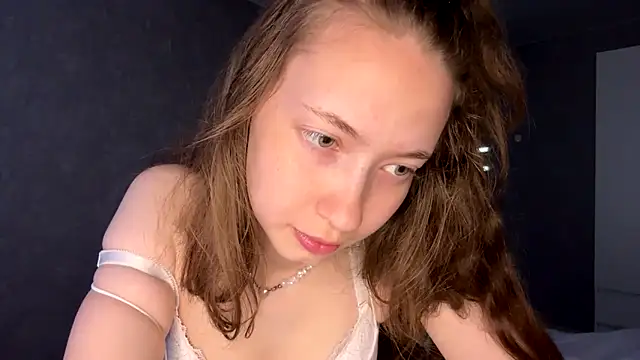 Snapshot of Emily_Mur_ chatting on 06.17.26 Emily Mur online show from 06.17.26