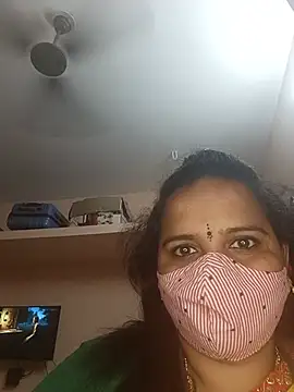 Snapshot of pirainilla chatting on 06.30.26 pirainilla online show from 06.30.26