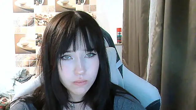 Snapshot of NoirEva chatting on 06.25.26 NoirEva online show from 06.25.26