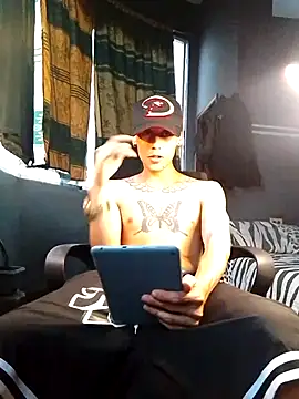 Snapshot of maxwell_crazy1 chatting on 05.13.26 maxwell crazy1 online show from 05.13.26