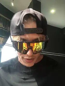 Snapshot of maxwell_crazy1 chatting on 05.14.26 maxwell crazy1 online show from 05.14.26