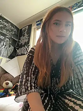 Snapshot of KiraMayson chatting on 05.15.26 KiraMayson online show from 05.15.26