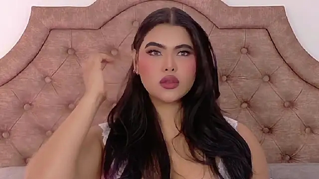 Snapshot of SophiaCollinss chatting on 06.17.26 SophiaCollinss online show from 06.17.26