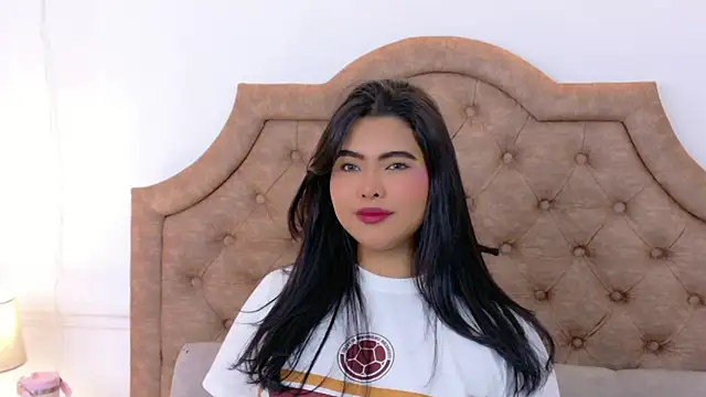 Snapshot of SophiaCollinss chatting on 06.27.26 SophiaCollinss online show from 06.27.26