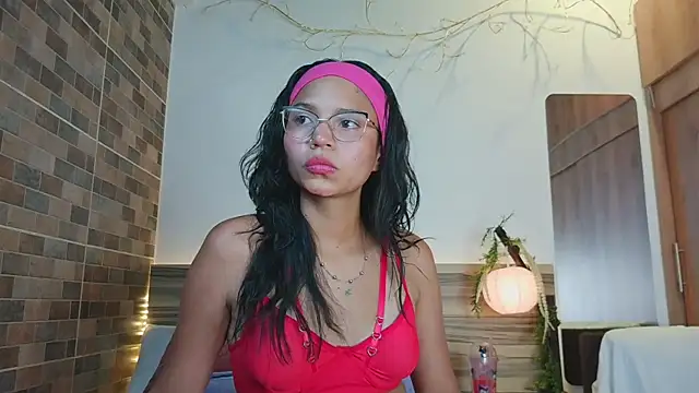 Snapshot of Evalune_ chatting on 06.18.26 Evalune online show from 06.18.26