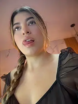 Snapshot of Vicky_Rico_ chatting on 06.08.26 Vicky Rico online show from 06.08.26