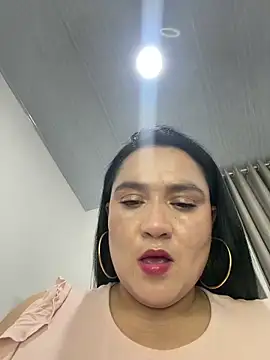 Snapshot of rousee69_ chatting on 05.19.26 rousee69 online show from 05.19.26