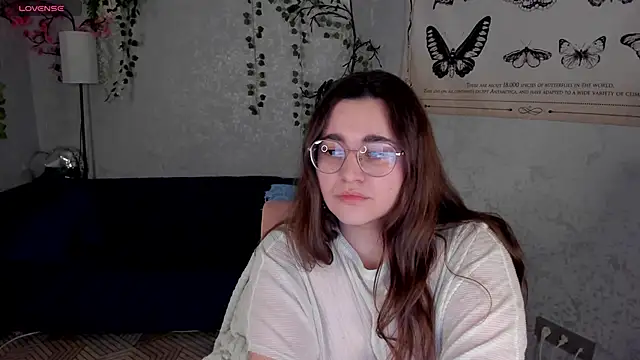 Snapshot of Ayleen_Gece chatting on 05.18.26 Ayleen Gece online show from 05.18.26