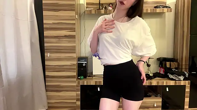 Snapshot of BonitaBright chatting on 05.20.26 BonitaBright online show from 05.20.26