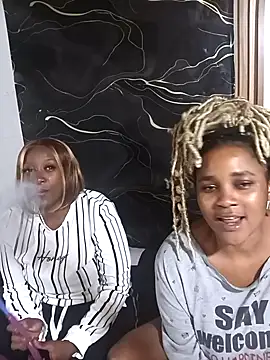Snapshot of MissBrown123 chatting on 05.16.26 MissBrown123 online show from 05.16.26