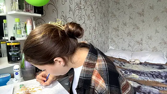Snapshot of KathyrnEdmison chatting on 05.14.26 KathyrnEdmison online show from 05.14.26