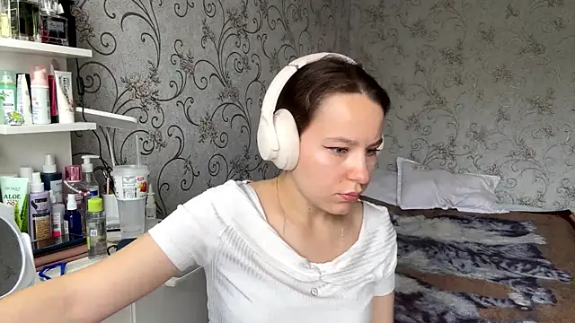 Snapshot of KathyrnEdmison chatting on 05.18.26 KathyrnEdmison online show from 05.18.26