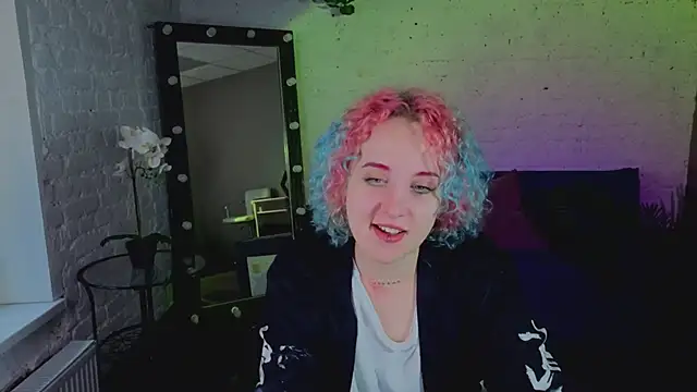Snapshot of ScarlettSparkss chatting on 05.26.26 ScarlettSparkss online show from 05.26.26