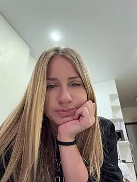 Snapshot of AnnaMist_ chatting on 07.03.26 AnnaMist online show from 07.03.26