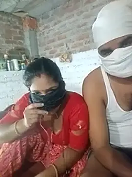 Snapshot of Hindicouple1 chatting on 06.24.26 Hindicouple1 online show from 06.24.26