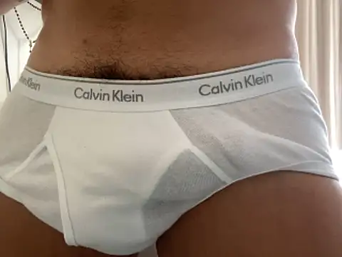 Snapshot of drthiagoleon chatting on 05.16.26 drthiagoleon online show from 05.16.26