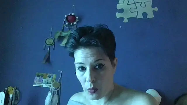 Snapshot of Estrella_40 chatting on 05.17.26 Estrella 40 online show from 05.17.26