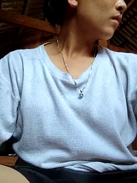 Snapshot of Olivia-ly chatting on 05.19.26 Olivia-ly online show from 05.19.26