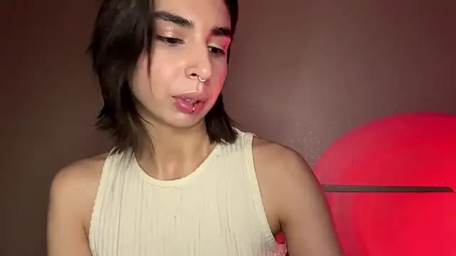 Snapshot of JessiaRuezga chatting on 05.15.26 JessiaRuezga online show from 05.15.26