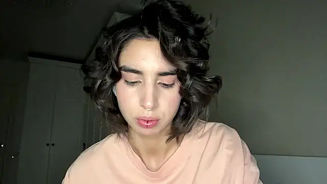 Snapshot of JessiaRuezga chatting on 05.18.26 JessiaRuezga online show from 05.18.26