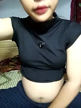 Snapshot of Hivi_06 chatting on 05.19.26 Hivi 06 online show from 05.19.26