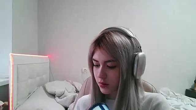 Snapshot of lettiegray chatting on 05.16.26 lettiegray online show from 05.16.26