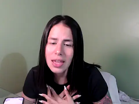 Snapshot of gleypuentes chatting on 11.04.25 gleypuentes online show from 11.04.25