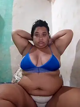 Snapshot of sexy-latina24u chatting on 05.21.26 sexy-latina24u online show from 05.21.26