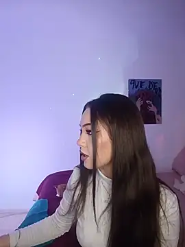 Snapshot of paariiss_ chatting on 06.17.26 paariiss online show from 06.17.26