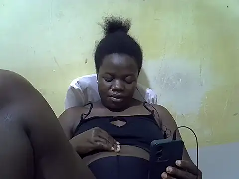 Snapshot of Ebony_cuttiey chatting on 06.16.26 Ebony cuttiey online show from 06.16.26