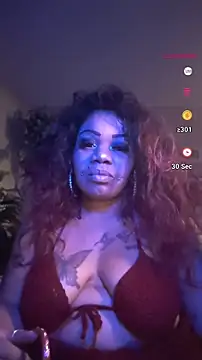 Snapshot of NailGoddessnow chatting on 01.05.25 NailGoddessnow online show from 01.05.25