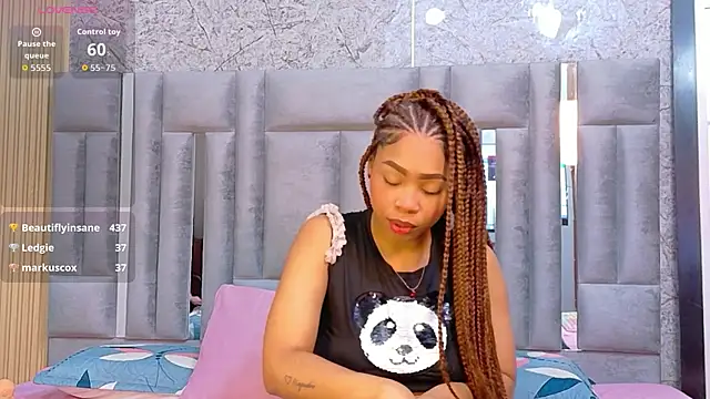Snapshot of thinsamathagirl chatting on 06.12.26 thinsamathagirl online show from 06.12.26
