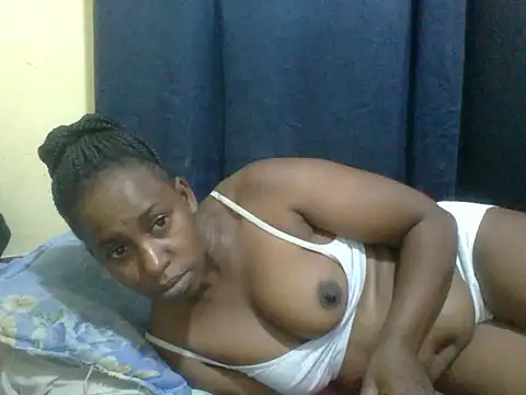 Snapshot of naughty-slender chatting on 06.16.26 naughty-slender online show from 06.16.26