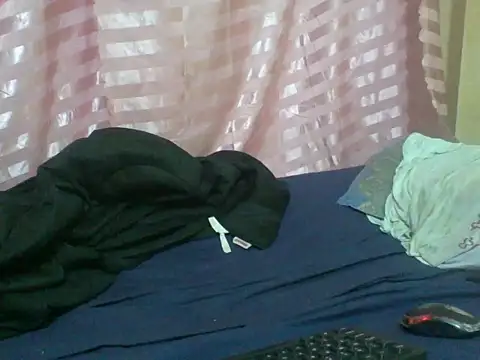 Snapshot of naughty-slender chatting on 06.23.26 naughty-slender online show from 06.23.26