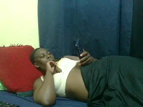 Snapshot of naughty-slender chatting on 07.07.26 naughty-slender online show from 07.07.26