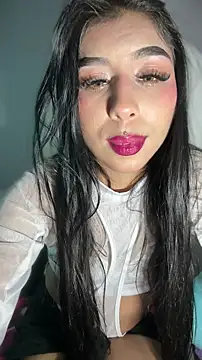 Snapshot of ariella_lovee chatting on 05.21.26 ariella lovee online show from 05.21.26